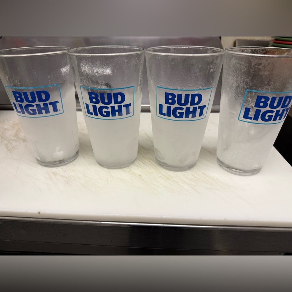 Budlight glasses 16 count